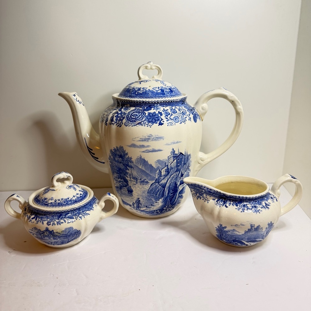 Villeroy & Boch Burgenland Germany White and Blue Coffee /Tea Pot sugar cream
